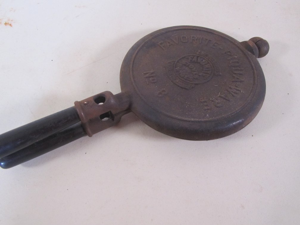 Favorite Piqua-Ware Cast Iron No. 8 Waffle Iron