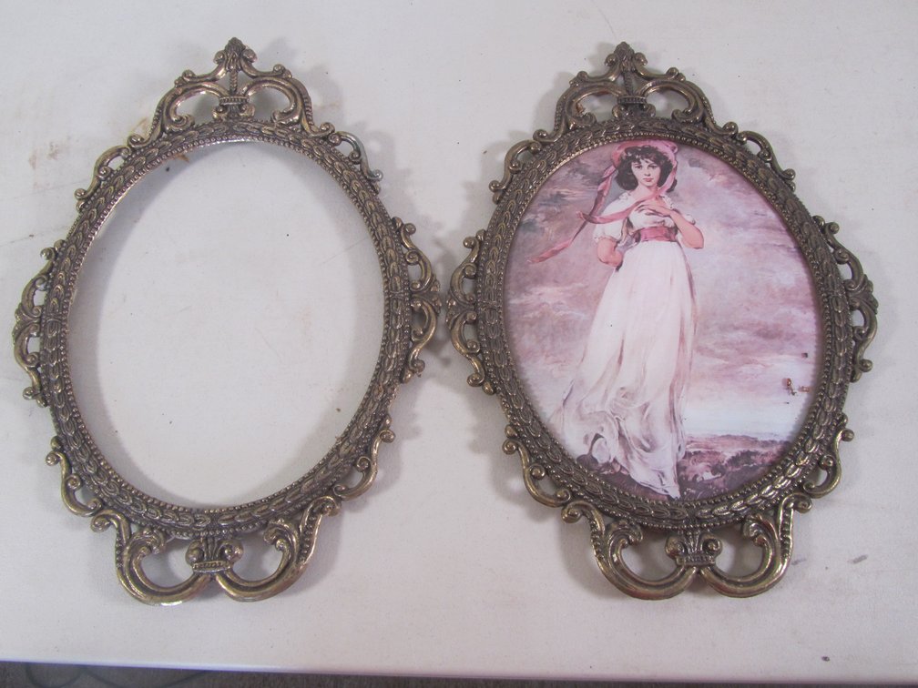 Print In Vintage Metal Bubble Glass Frame