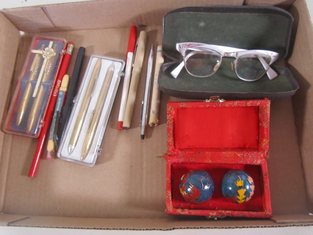 Flat Of Assorted Collectibles