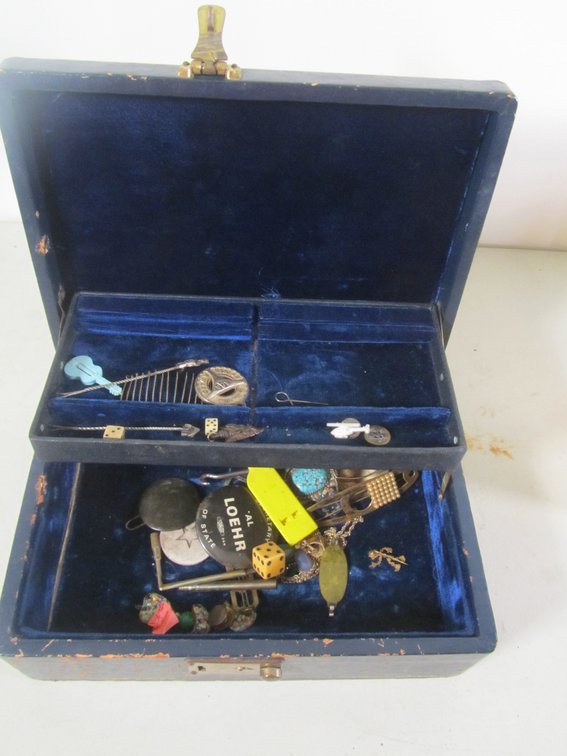 Jewelry Box w/Assorted Trinkets