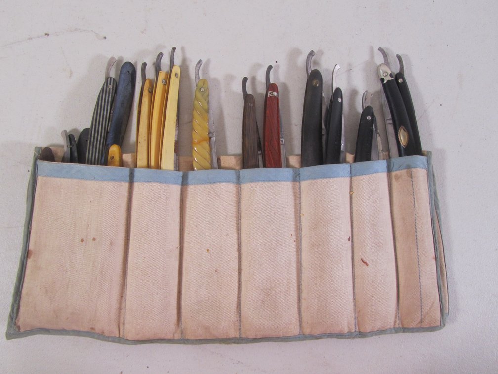 Lot Of Assorted Vintage Barber Shaving Razors