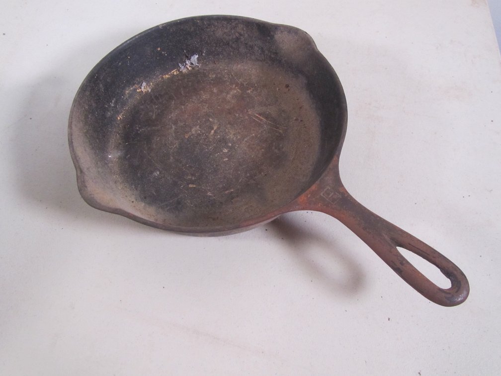 Griswold 8.5" No. 6 Cast Iron Skillet