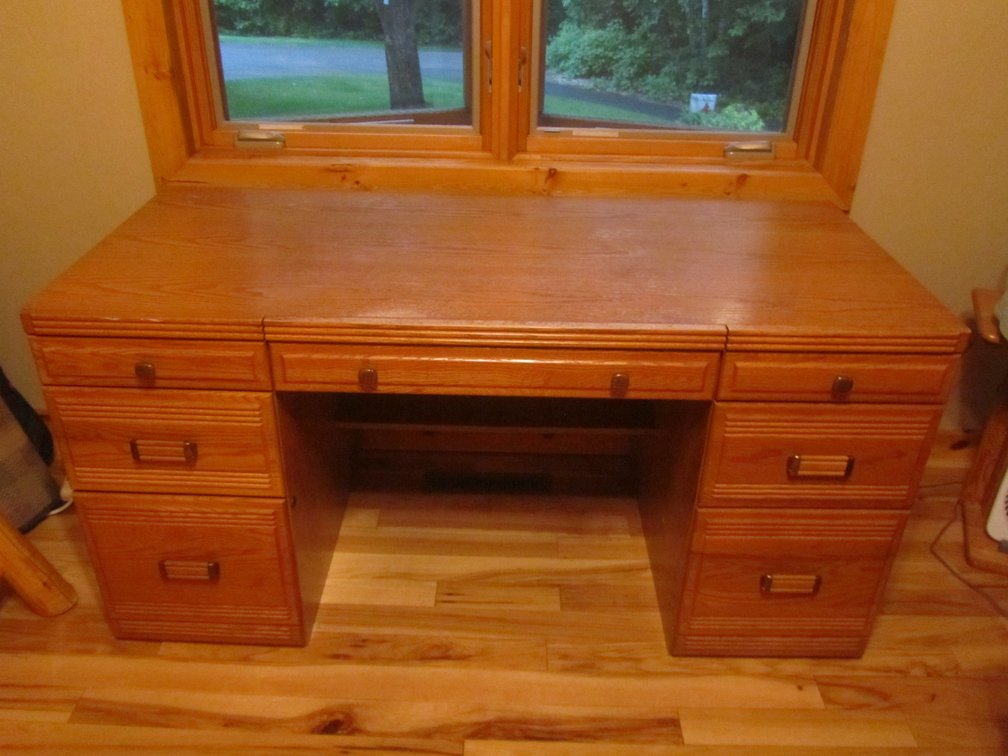 Palliser 7-Drawer Desk