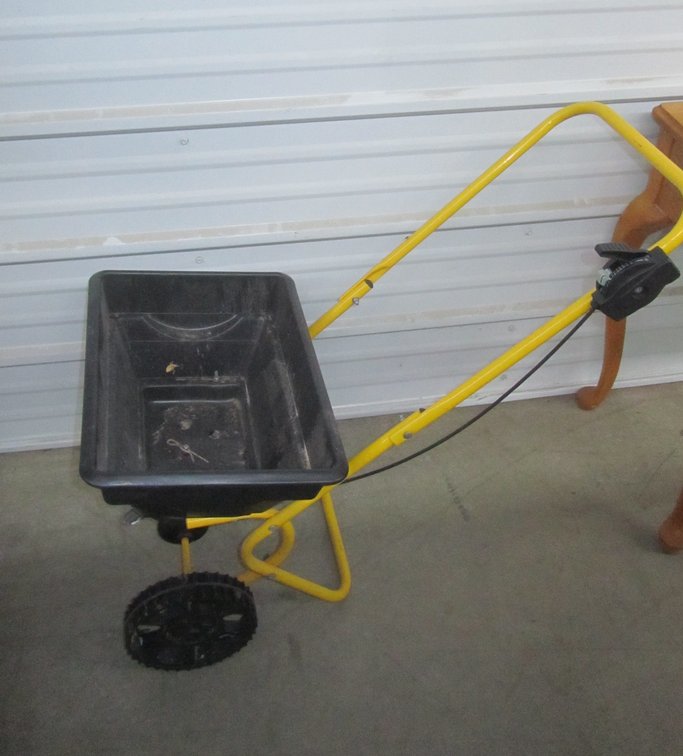 Yardworks Spreader