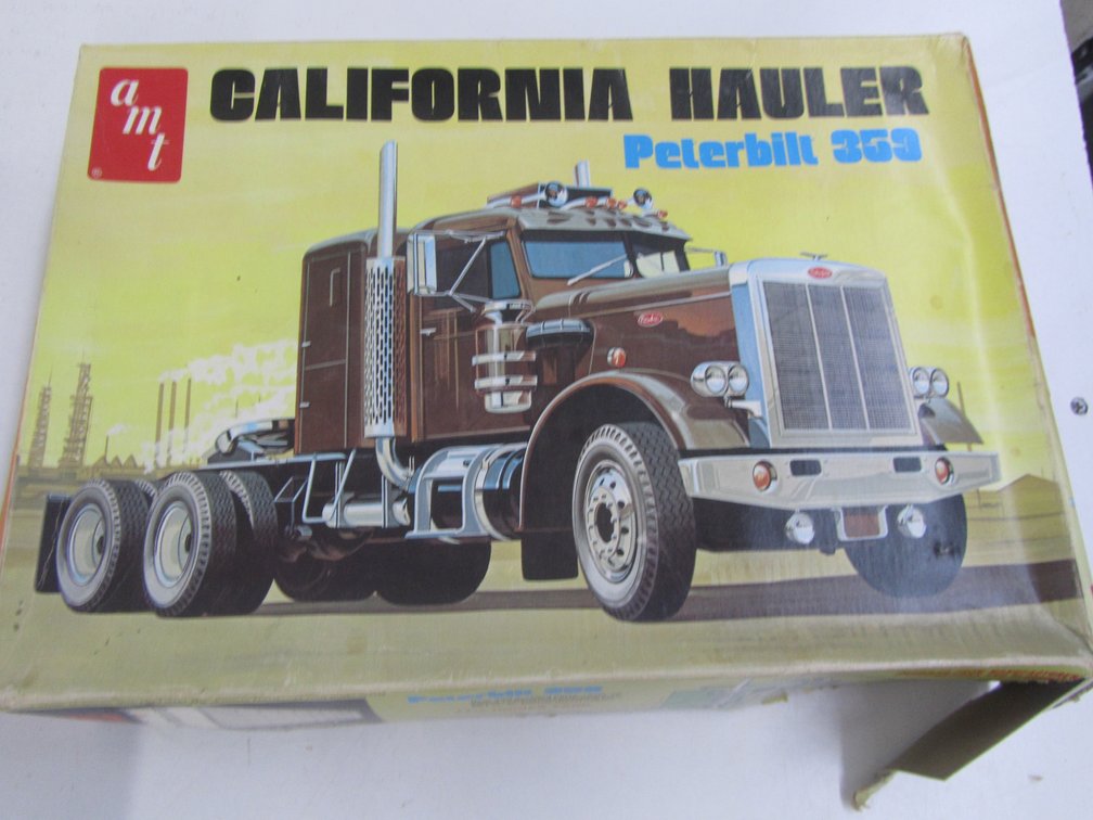 AMT California Hauler Peterbilt 359 Model Kit