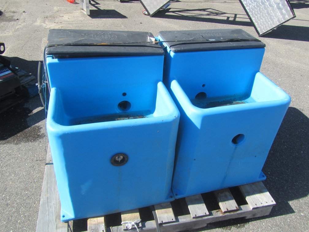(2) Miraco 3100 Lil Spring Waterers