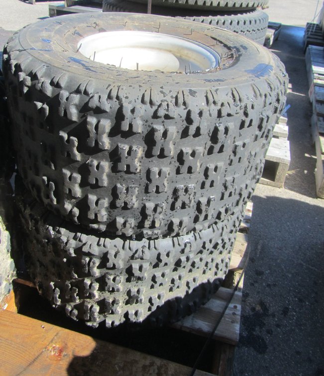 (2) ITP Holeshot Rear ATV Tires w/Rims