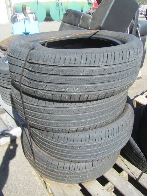 Set Of (4) Michelin Premier LTX Tires