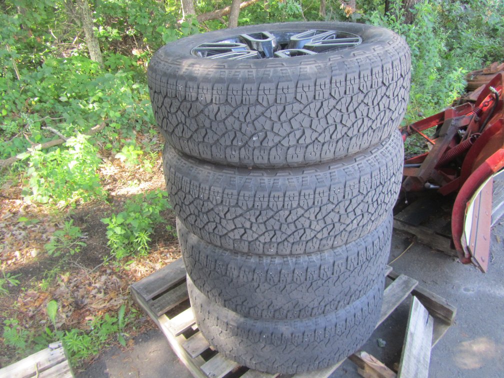 Set Of (4) GMC 6-Bolt Rims w/Tires