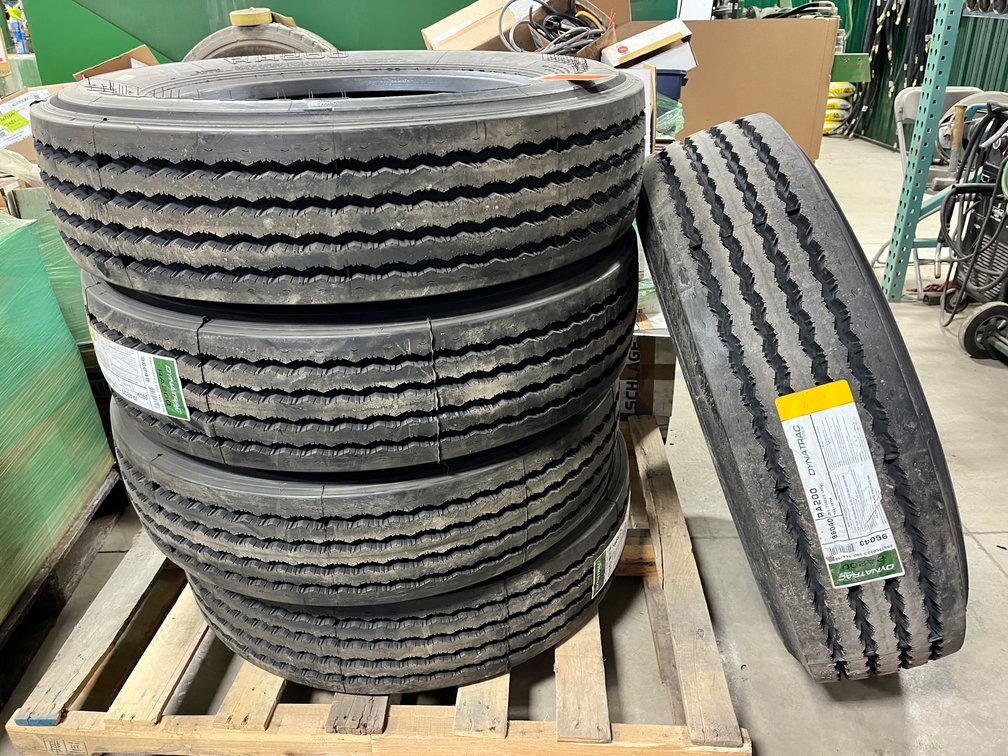 (5) New Dynatrac RA200 255/70R22.5 Tires