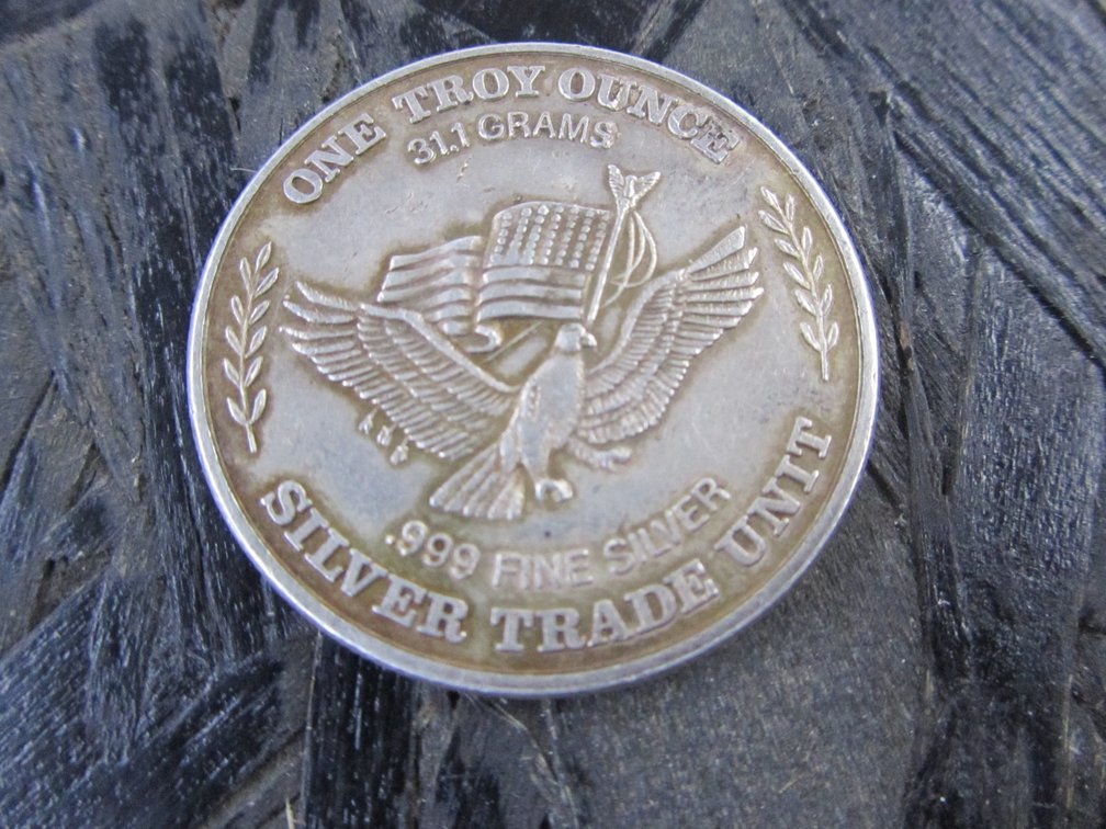 1981 One Troy Ounce Silver Trade Unit