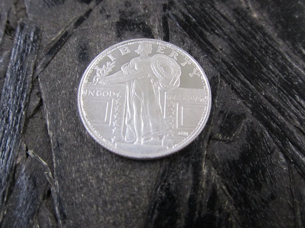 1/4 Troy Ounce .999 Silver Commemorative Standing Liberty Silver Round