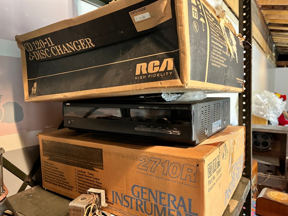 Video Sipher 2 With 3-Disc Changer And General Instrument Receiver Descrambler