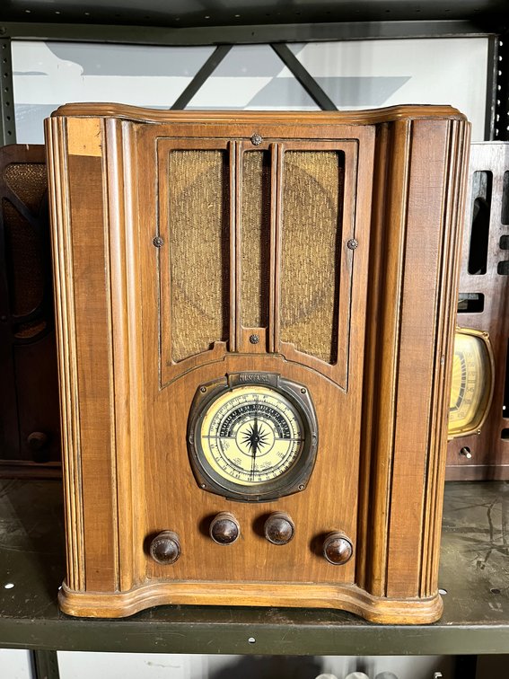 Musicaire Vintage Radio 13"x16-1/2"