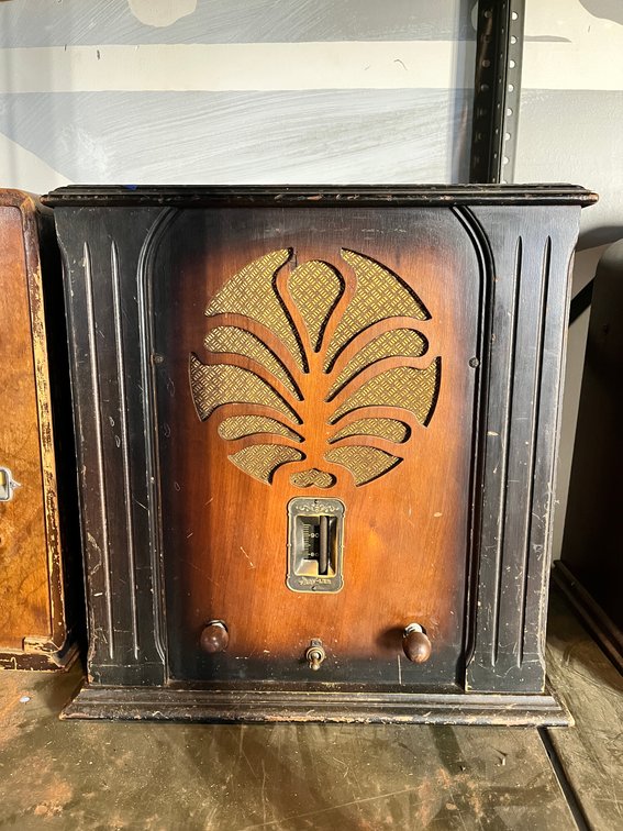 Trav-Ler Vintage Radio 15-1/2"x161-/2"T