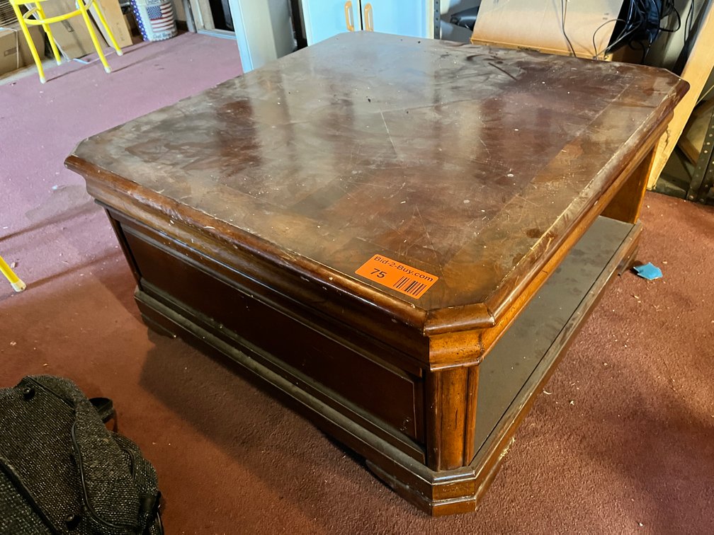 39"x39"x19-1/2"T Coffee Table