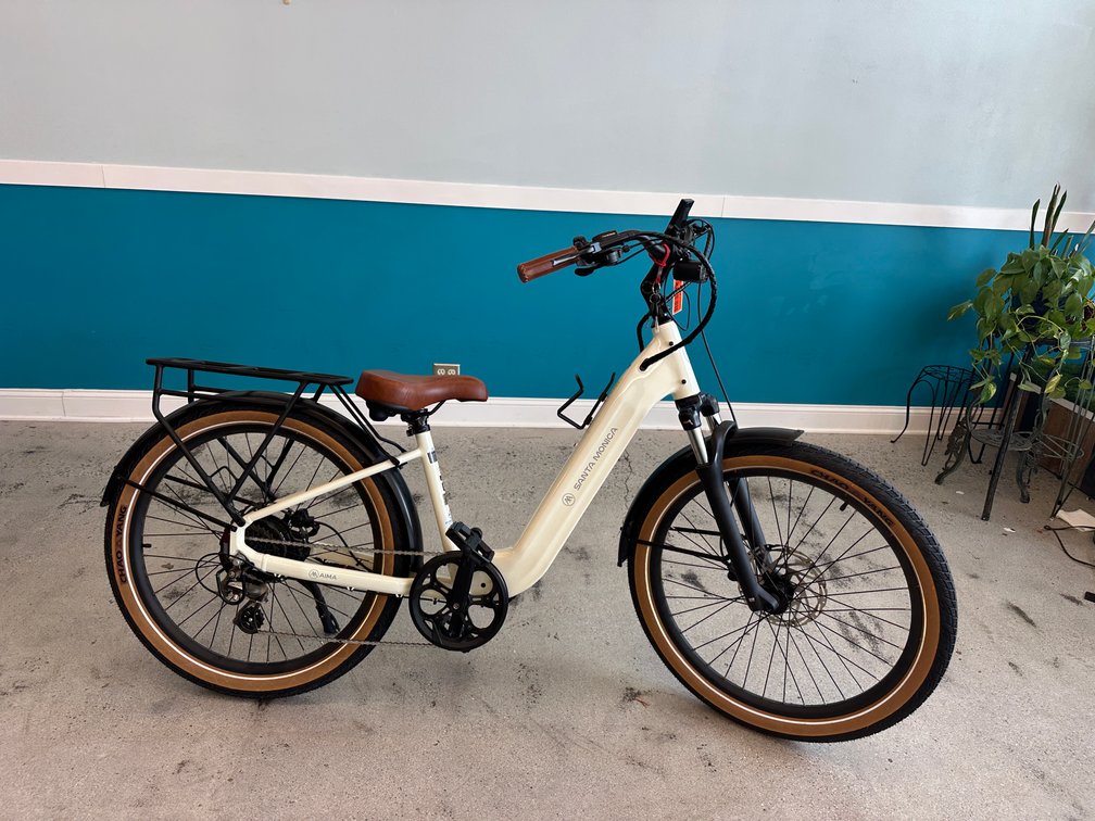 AIMA Santa Monica Class 2 Cream Bike