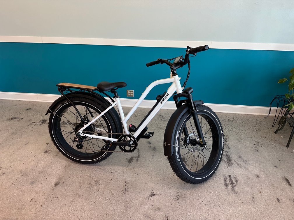 Himiway Juggernaut Tire White Bike