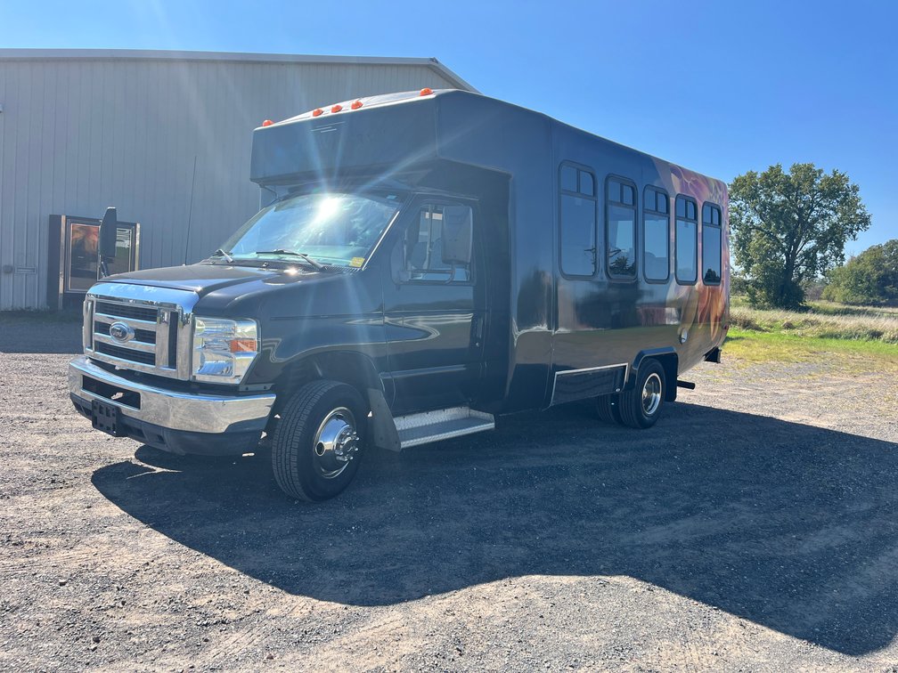 (3) Transit Vans/Buses, (3) Jeep Wranglers, Storage Buildings, Tool Boxes & More! (149662)