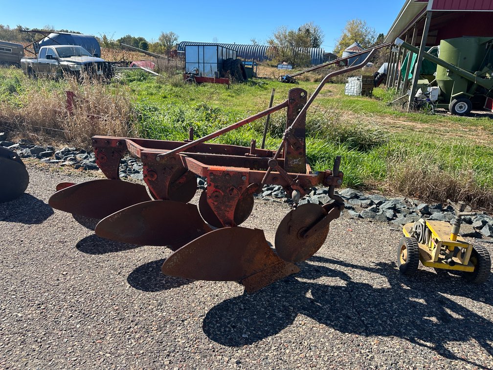 Farm & Recreation Auction: Tractors, Implements, Starcraft Boat & Lumber (151735)