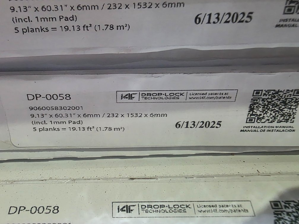 Waterproof Luxury Vinyl Click Plank Flooring (151894)