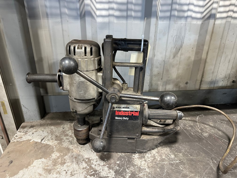 Black & Decker 1556 Magnetic Drill Press, 3/4", 120 V AC, 375 RPM