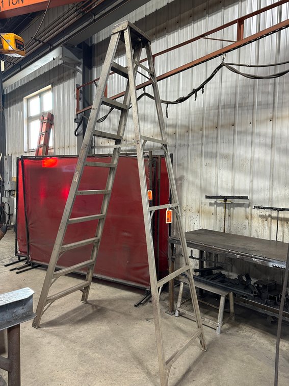 10 ft Aluminum Step Ladder Model AS1010, Type I, 300 lbs Capacity