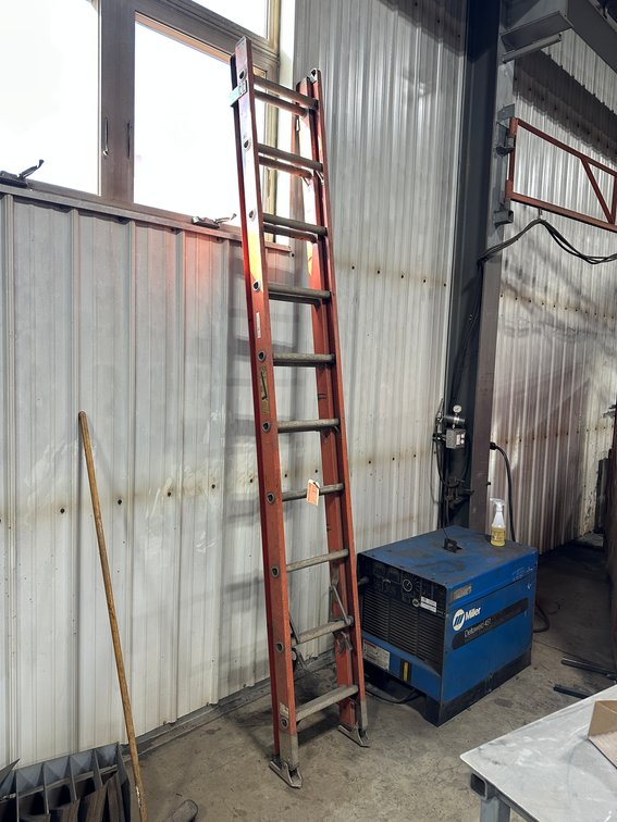 Louisville Fiberglass Extension Ladder, 10-Steps