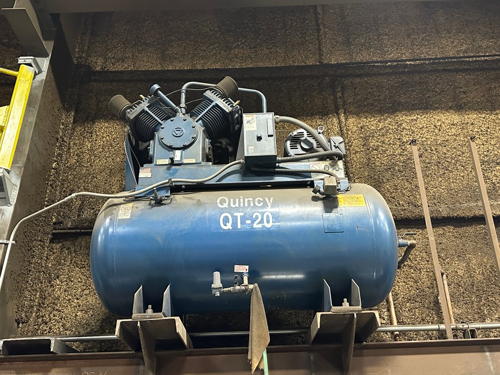 Quincy QT-20 Industrial Air Compressor, 15 HP, 200 Gallon Tank