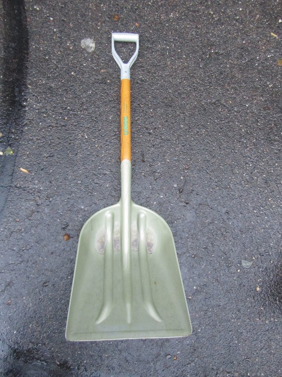 Union Standard Plastic Scoop Shovel