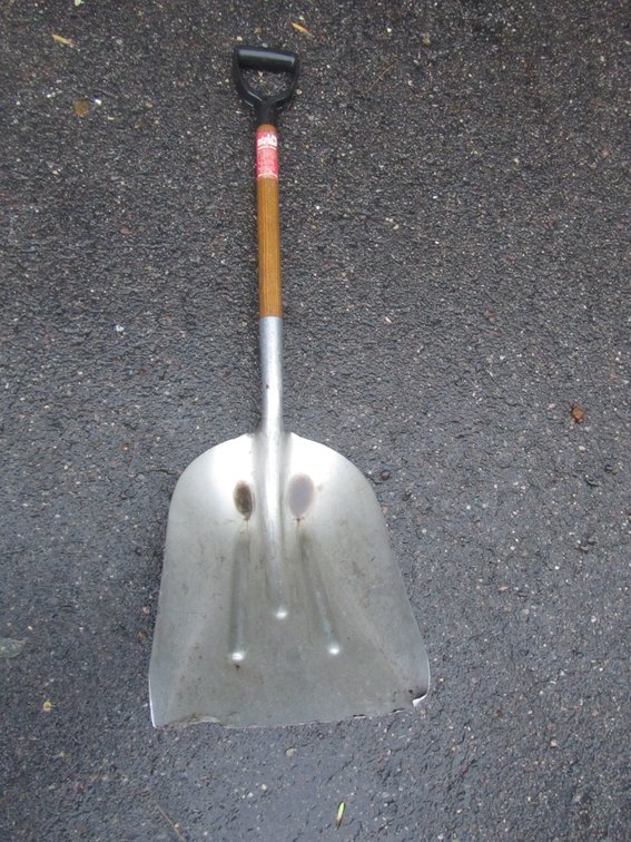 Scoop Shovel W/Wood Handle 