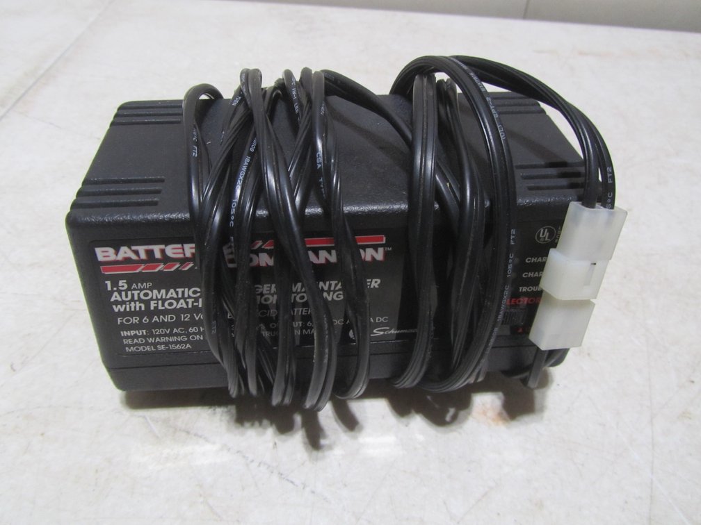 Schummacher 6-12v Battery Charger/Tender