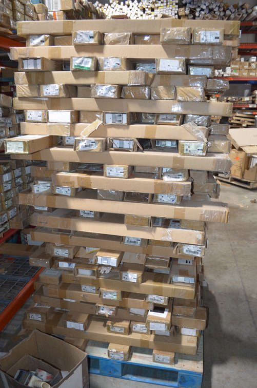 Window Blinds, Shades and Pallet Racking Complete Liquidation (146465)