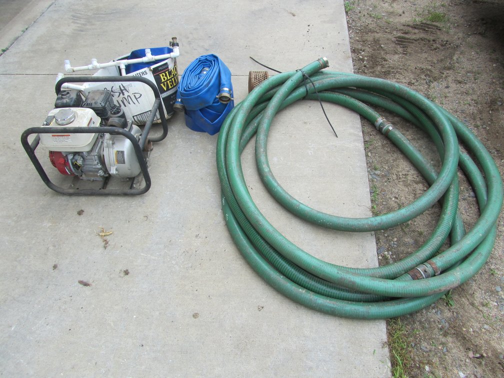 Trash Pump Complete w/Ingoing And Outgoing Hoses