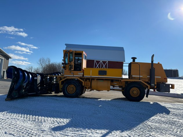Image for 1996 Oshkosh H-2518 Truck With 27' Plow & Protech 14' Snow Pusher (157504)