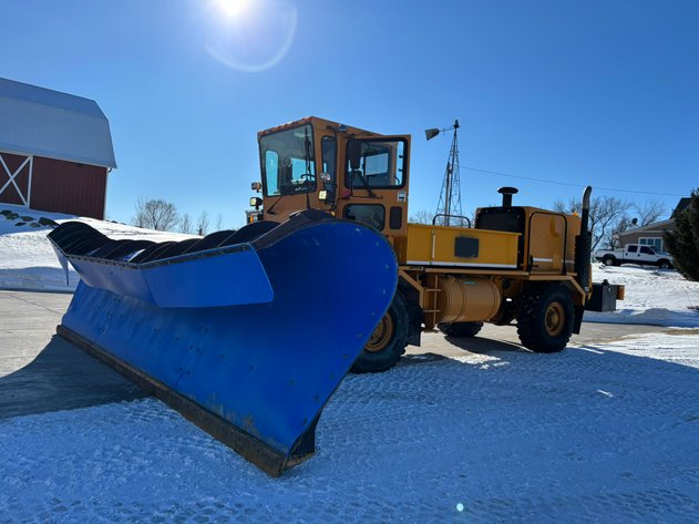 Image for 1996 Oshkosh H-2518 Truck With 27' Plow & Protech 14' Snow Pusher (157504)