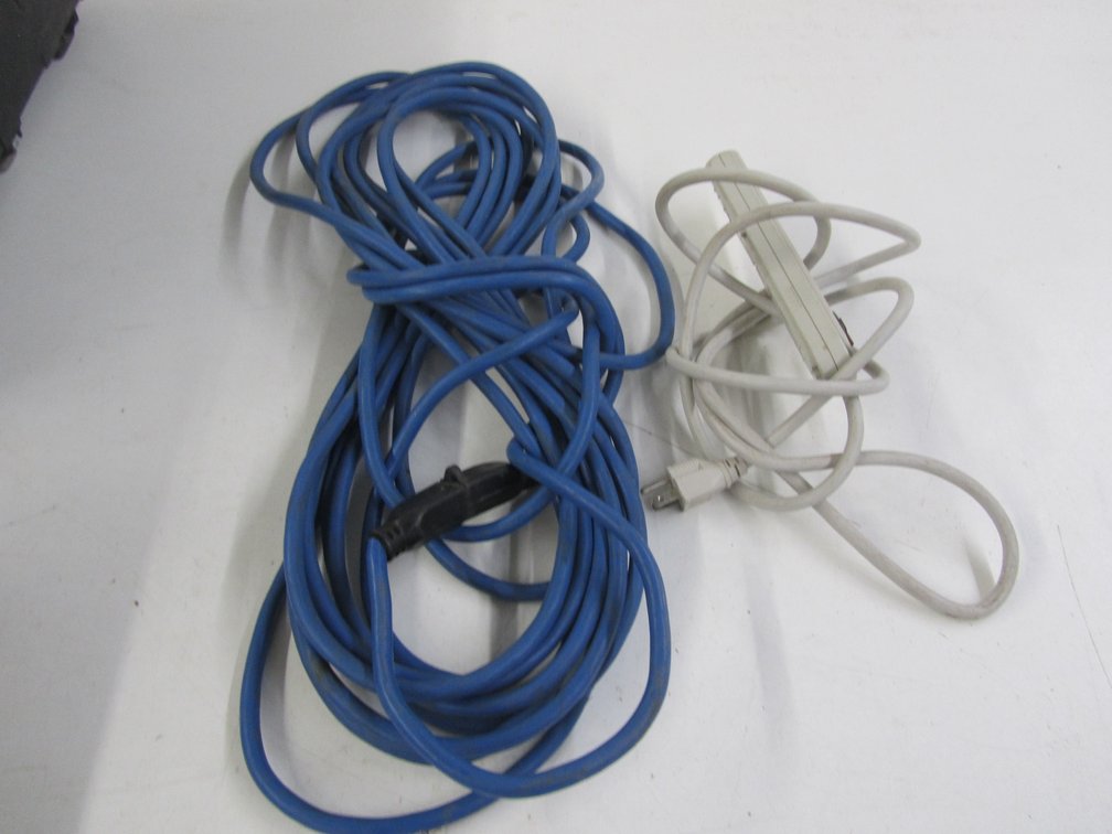 12 AWG Extension Cord w/Power Strip