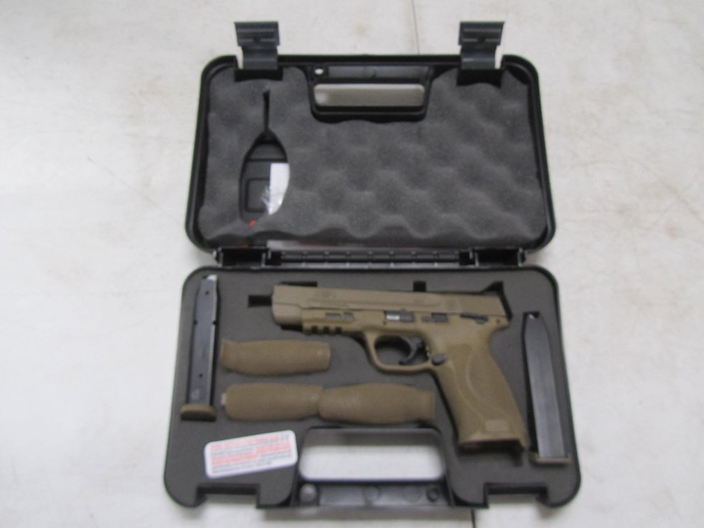 Smith & Wesson M&P9 9mm Auto Pistol
