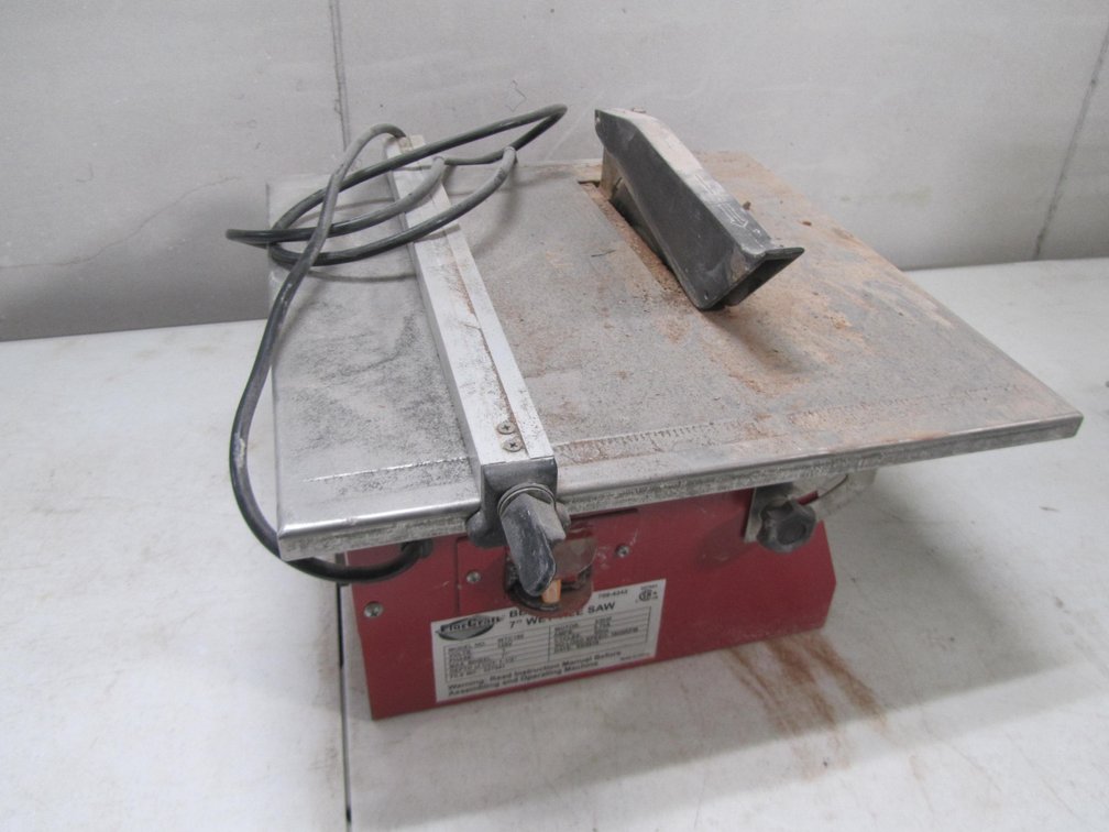 FlorCraft Bench Top 7" Wet Tile Saw