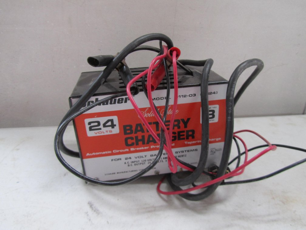 Schauer 24v Solid State Battery Charger