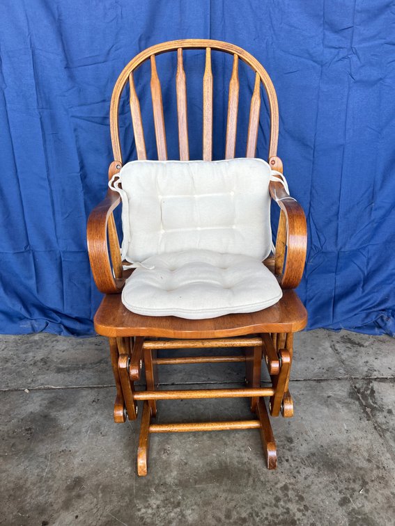 Living Estate Auction: Furniture, Collectible Dolls, Glassware & Décor (158985)