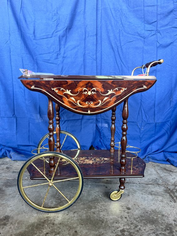 Living Estate Auction: Furniture, Collectible Dolls, Glassware & Décor (158985)