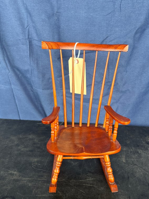 Living Estate Auction: Furniture, Collectible Dolls, Glassware & Décor (158985)