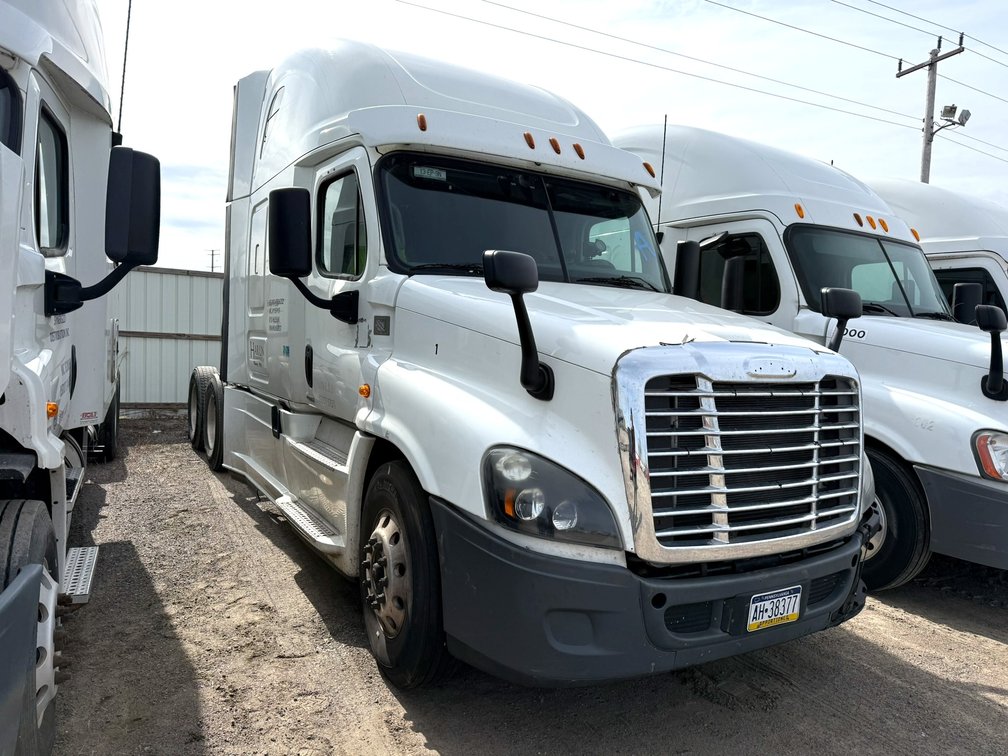 St. Cloud, MN Impound Auction: Semis, Trailers & Box Trucks (158124)