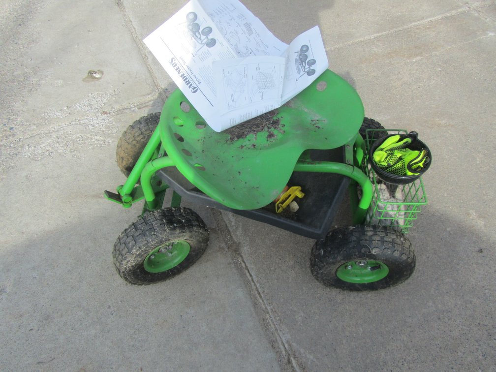 Darlene Kroll Moving Auction, Little Falls, MN (158599)