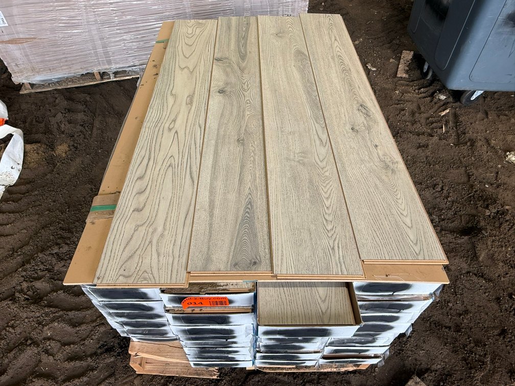 13 Pallets Flooring: Vinyl, Laminate & Engineered Hardwood #5 (159113)