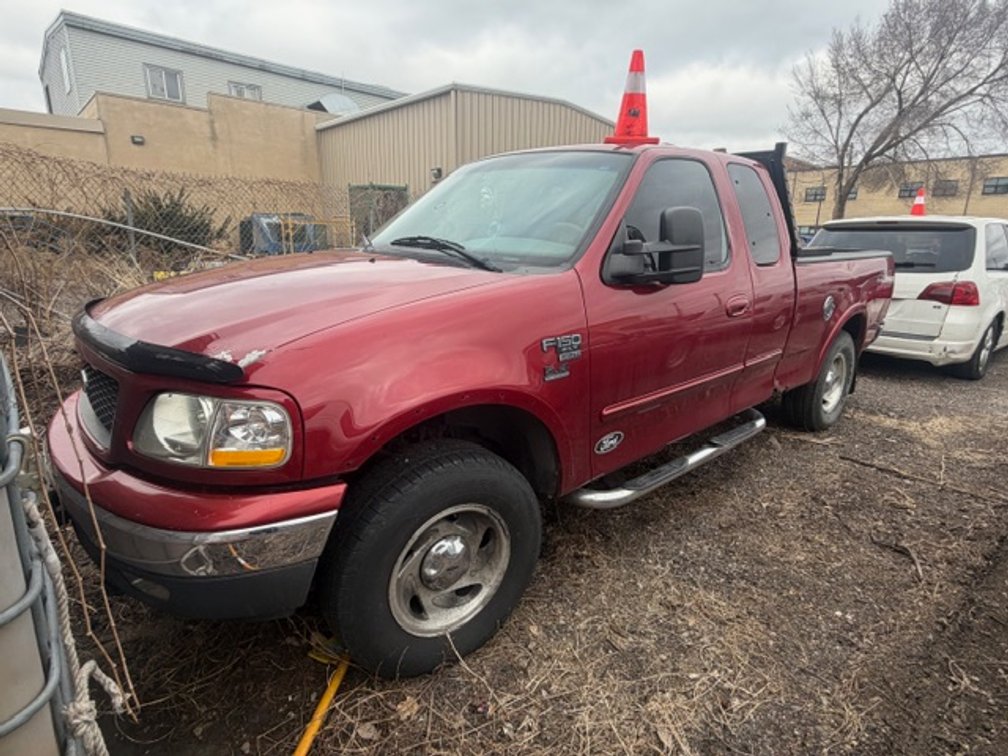 2000 Ford F-150 - Red