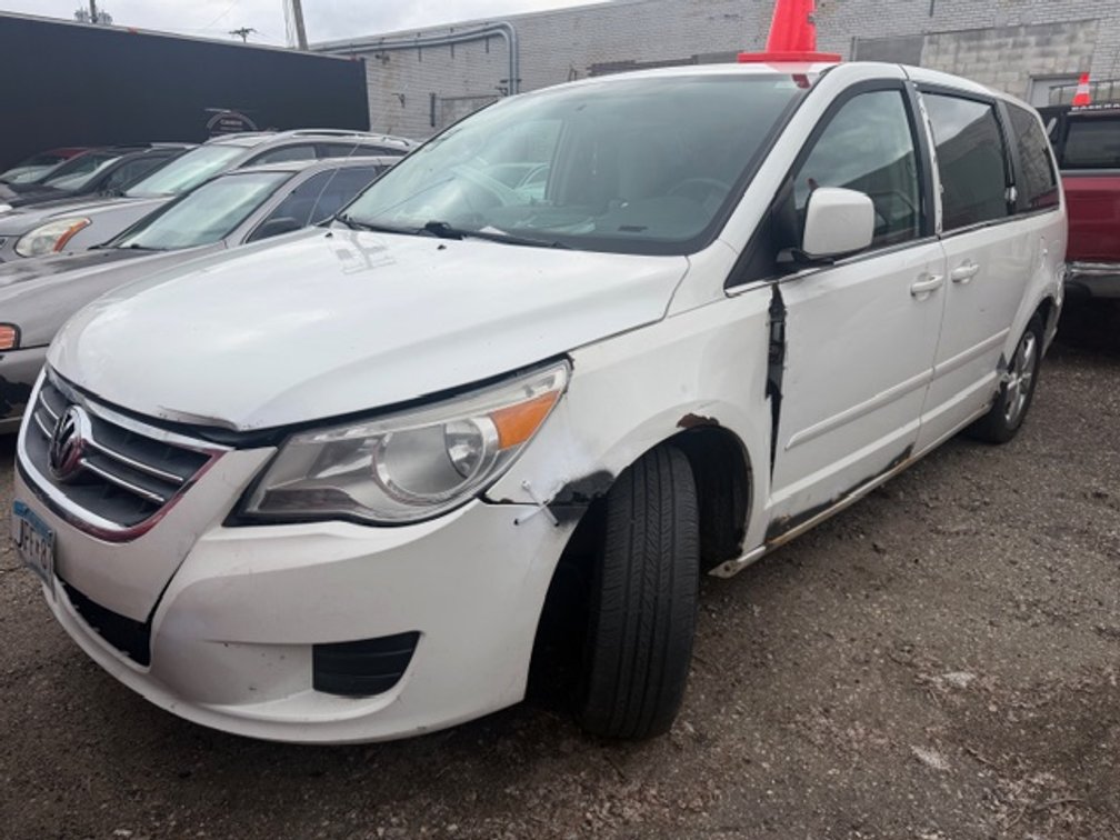 2009 Volkswagen Routan - White