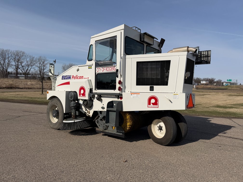 City of Rogers: 2004 Elgin Pelican Series SE Sweeper (160011)