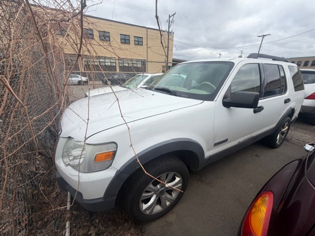 2006 Ford Explorer Multipurpose Vehicle (MPV) - 2006 Ford Explorer White